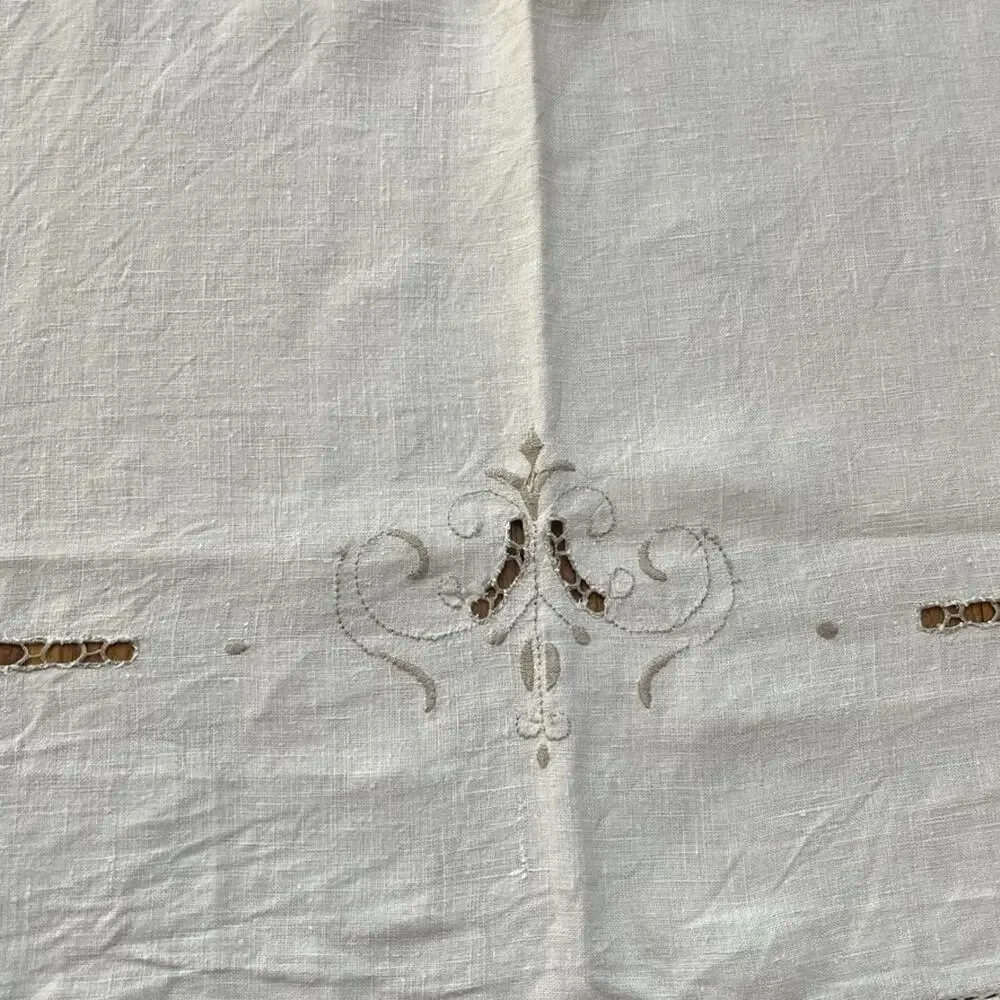 Vintage Linen Madeira Cut Out Floral Design Tablecloth 82